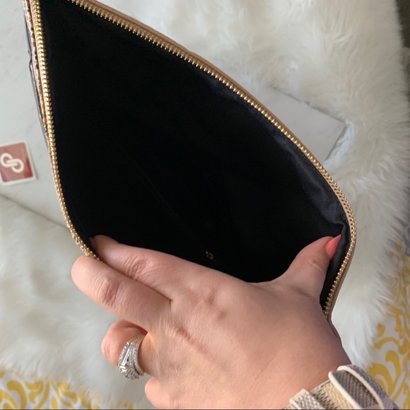 LAST ONE❗️BCBG Ready to Roll Out Clutch - Picture 8 of 8